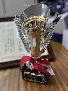 トロフィー 表彰状 岡防水工業